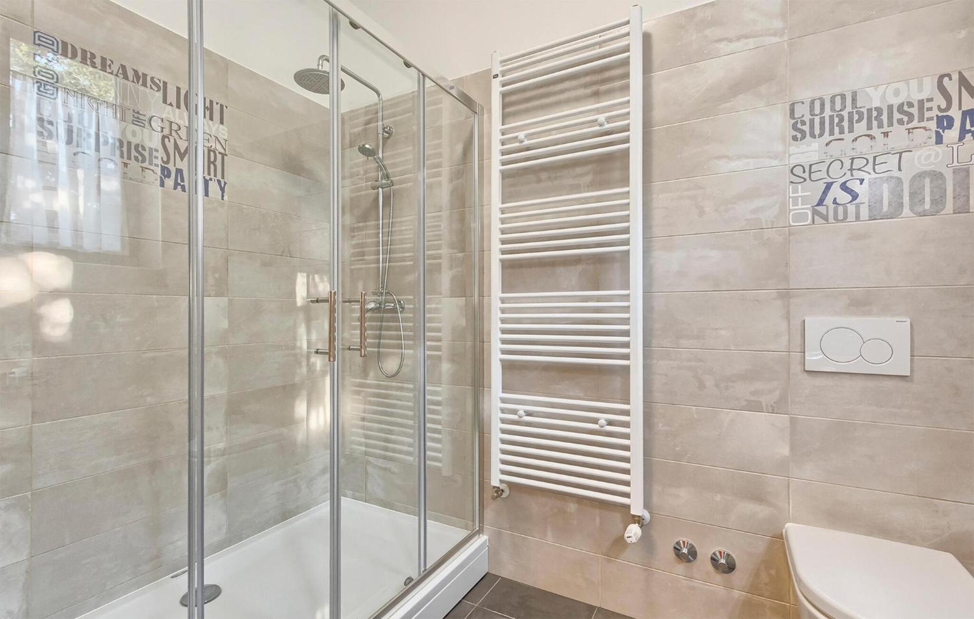2 Bedroom Amazing In Apartment Pula